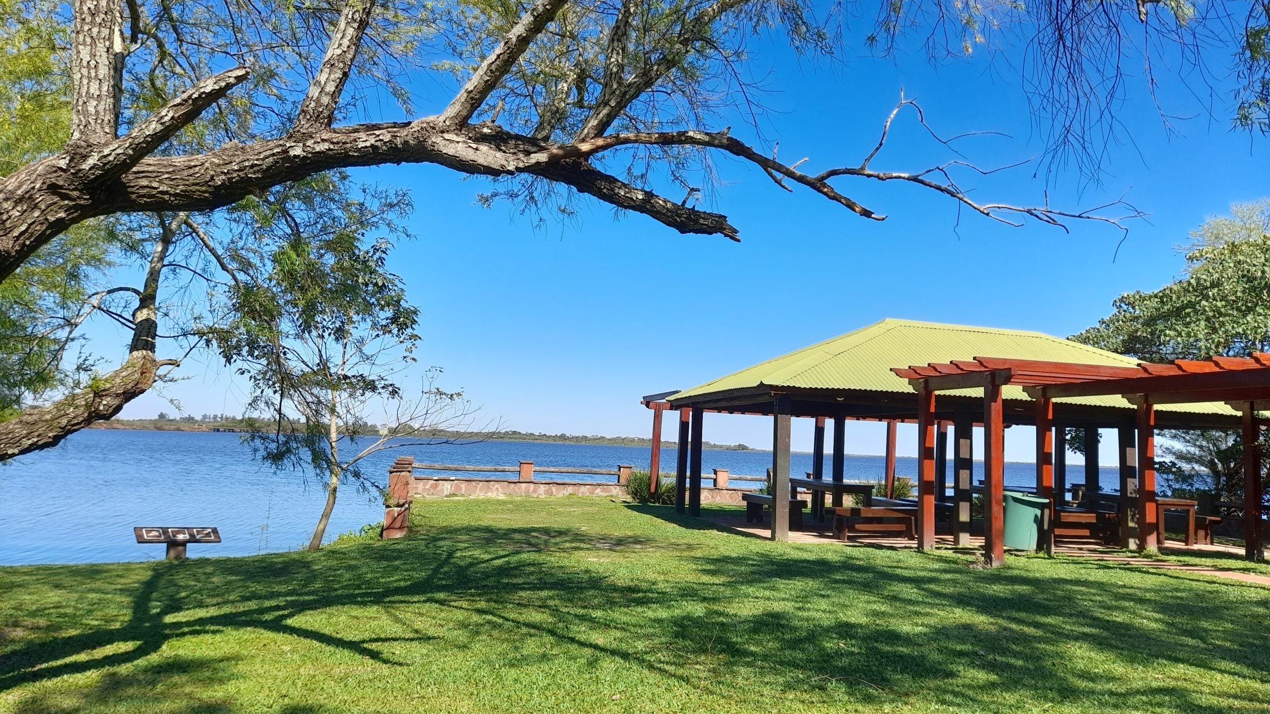 Camping Municipal Colonia Carlos Pelelgrini. Laguna Iberá.